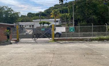 Bodega Alquilo 2.000 M2 / Excelente vitrina / Sobre Principal / $20 Millones / Yumbo Acopi
