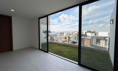 Casa nueva en Venta de 258 mts2 de superficie, 4 habitaciones, 4.5 baños, zona Las fuentes, las Águilas, ITESO