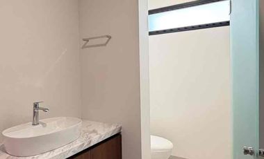 Casa nueva en Venta de 258 mts2 de superficie, 4 habitaciones, 4.5 baños, zona Las fuentes, las Águilas, ITESO