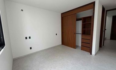 Casa nueva en Venta de 258 mts2 de superficie, 4 habitaciones, 4.5 baños, zona Las fuentes, las Águilas, ITESO