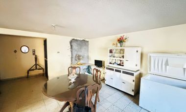 Casa para remodelar a 6 cuadras del malecón de La Paz