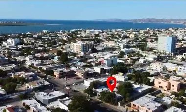 Casa para remodelar a 6 cuadras del malecón de La Paz