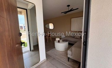 La Piedad - VENTA. Casa con 3 recámaras, roof garden, sala de TV