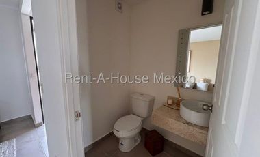 La Piedad - VENTA. Casa con 3 recámaras, roof garden, sala de TV