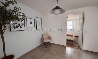 La Piedad - VENTA. Casa con 3 recámaras, roof garden, sala de TV