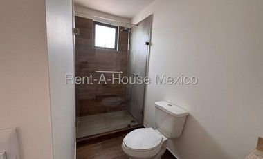 La Piedad - VENTA. Casa con 3 recámaras, roof garden, sala de TV