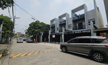 FOR SALE: 5 Bedroom Townhouse in Sta. Mesa Manila