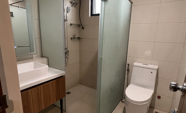 FOR SALE: 5 Bedroom Townhouse in Sta. Mesa Manila