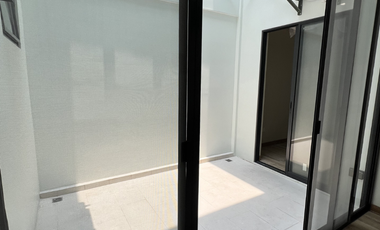 FOR SALE: 5 Bedroom Townhouse in Sta. Mesa Manila