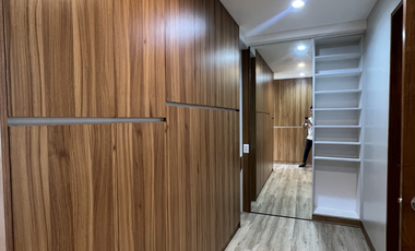 FOR SALE: 5 Bedroom Townhouse in Sta. Mesa Manila