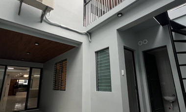 FOR SALE: 5 Bedroom Townhouse in Sta. Mesa Manila