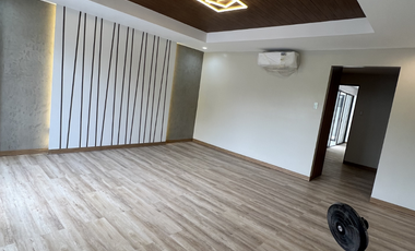 FOR SALE: 5 Bedroom Townhouse in Sta. Mesa Manila