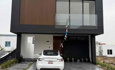 Casa Nueva con acabados de lujo en Bosque Real, zona bosques de Santa Anita