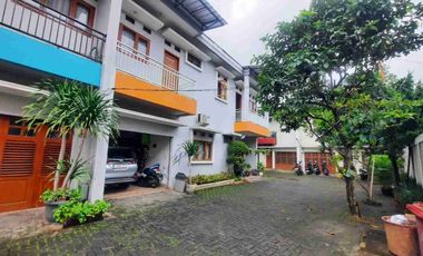 Rumah mewah besar murah Tb.simatupang pasar minggu 120jt/thn