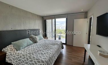 Departamento amueblado con 3 recámaras y amenidade. Altos de Juriquilla - RENTA