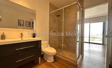 Departamento amueblado con 3 recámaras y amenidade. Altos de Juriquilla - RENTA