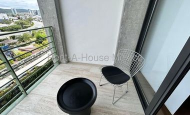 Departamento amueblado con 3 recámaras y amenidade. Altos de Juriquilla - RENTA