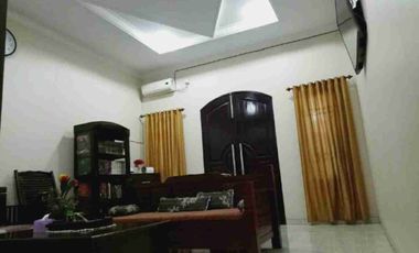 dijual rumah bagus 2 lantai 4+1 kamar tidur di meruya utara jakarta barat