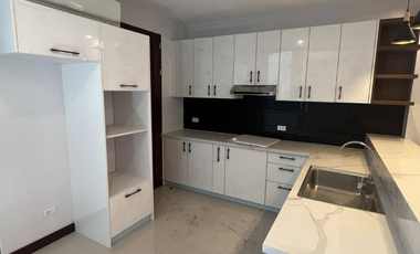 Townhouse for Sale in Kapitolyo Pasig