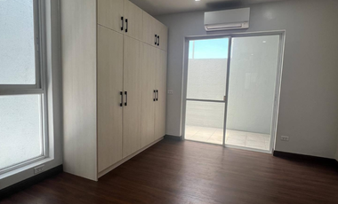 Townhouse for Sale in Kapitolyo Pasig
