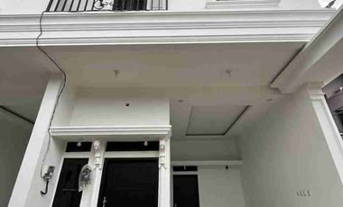 Rumah 2 Lt Dgn Rooftop di Condet Kramatjati