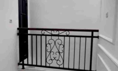 Rumah 2 Lt Dgn Rooftop di Condet Kramatjati