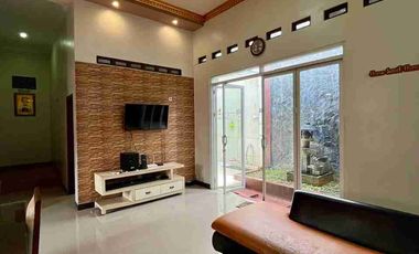 DIJUAL RUMAH CANTIK TIMUR RS WIROSABAN NITIKAN UMBULHARJO