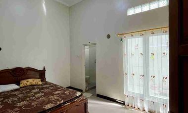 DIJUAL RUMAH CANTIK TIMUR RS WIROSABAN NITIKAN UMBULHARJO
