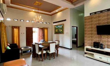DIJUAL RUMAH CANTIK TIMUR RS WIROSABAN NITIKAN UMBULHARJO