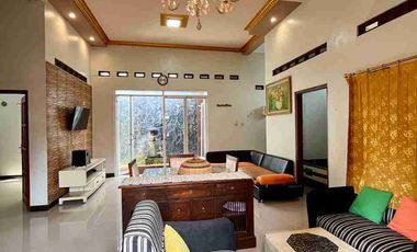 DIJUAL RUMAH CANTIK TIMUR RS WIROSABAN NITIKAN UMBULHARJO
