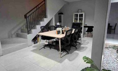 dijual rumah kondisi masih baru 2 lantai 4 kamar tidur lake view di grand wisata