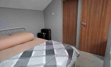 dijual rumah kondisi masih baru 2 lantai 4 kamar tidur lake view di grand wisata