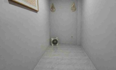 dijual rumah kondisi masih baru 2 lantai 4 kamar tidur lake view di grand wisata