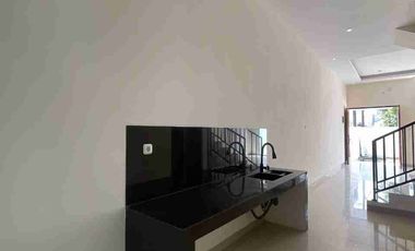 Rumah Baru Siap Huni di Rungkut Asri Tengah, Surabaya