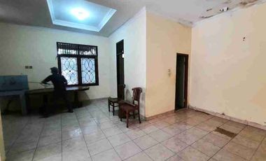 Rumah luas lenteng agung jaksel sebrang Univ Pancasila 3 kmr 38jt/thn Net