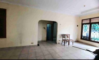 Rumah luas lenteng agung jaksel sebrang Univ Pancasila 3 kmr 38jt/thn Net