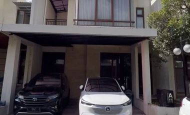Rumah Mewah 2 Lantai Full Furnished Cluster Elite Laguna Spring Jogja