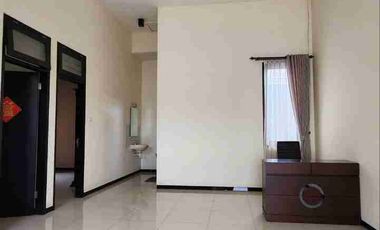 Disewakan Rumah Modern Mewah Semi Furnish di Araya Golf Malang