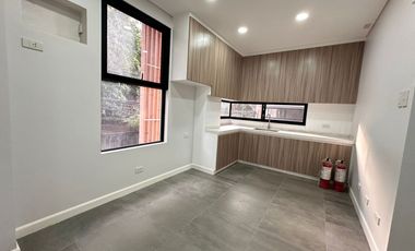 Townhouse for Sale in San Juan - Along F. Benitez