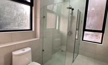 Townhouse for Sale in San Juan - Along F. Benitez