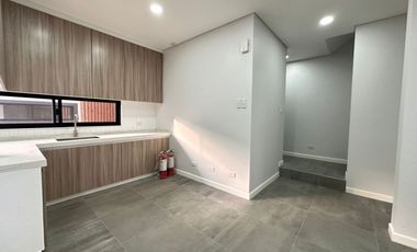 Townhouse for Sale in San Juan - Along F. Benitez