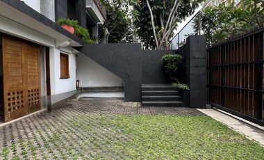 Disewakan Rumah Mewah Pondok Indah Kolam Renang