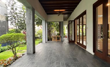 Disewakan Rumah Mewah Pondok Indah Kolam Renang
