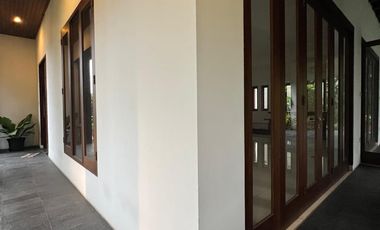 Disewakan Rumah Mewah Pondok Indah Kolam Renang