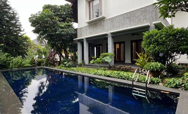 Disewakan Rumah Mewah Pondok Indah Kolam Renang