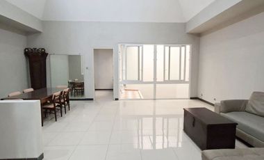 Disewakan Rumah Bagus Siap Huni - Sunrise Garden Jakarta Barat