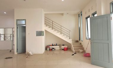 Disewakan Ruko Gandeng 3 Raya Serpong  Lt 540 ( 13.5x40)