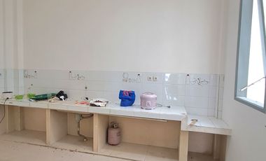 Disewakan Ruko Gandeng 3 Raya Serpong  Lt 540 ( 13.5x40)