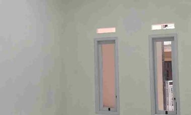 Rumah Baru 2 lantai Riung Bandung Kotamadya 3 kamar tidur