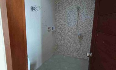 DISEWAKAN RUMAH LANTAI 2 DEKAT SEKOLAH TAMAN RAMA JL